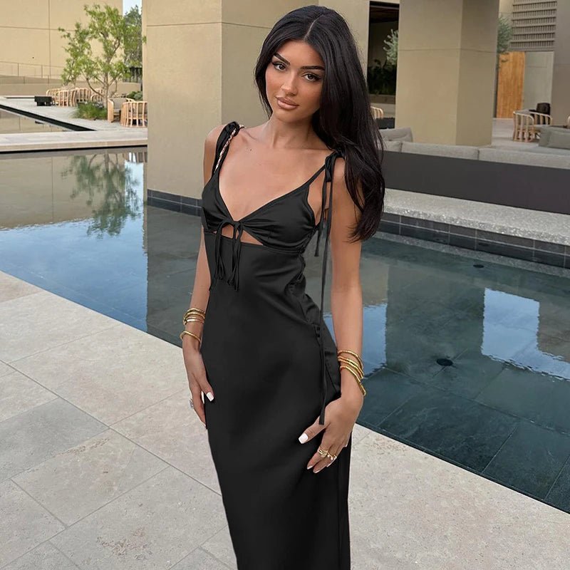 Abito lungo Aaliyah con scollo a V, allacciatura e spalline sottili