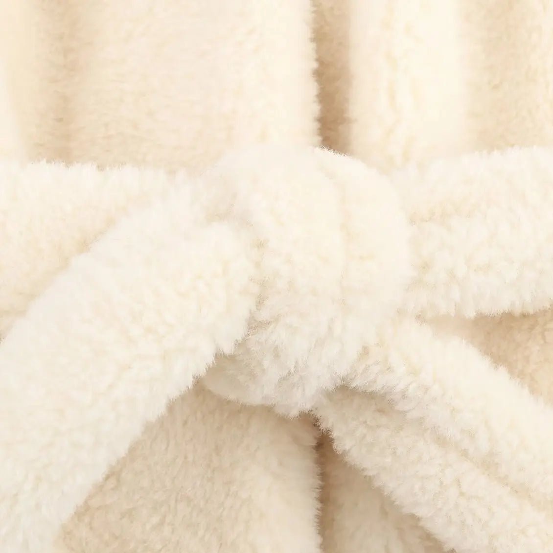 Cappotto in finta pelliccia con cintura Aellinne