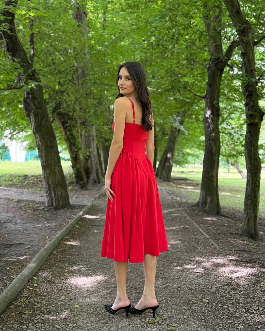 Abito midi smanicato con spalline Annika