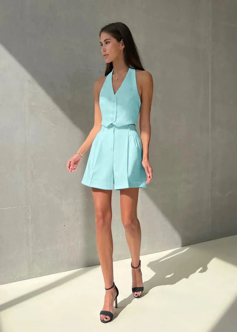 Completo Bianca sartoriale con gilet all'americana e shorts