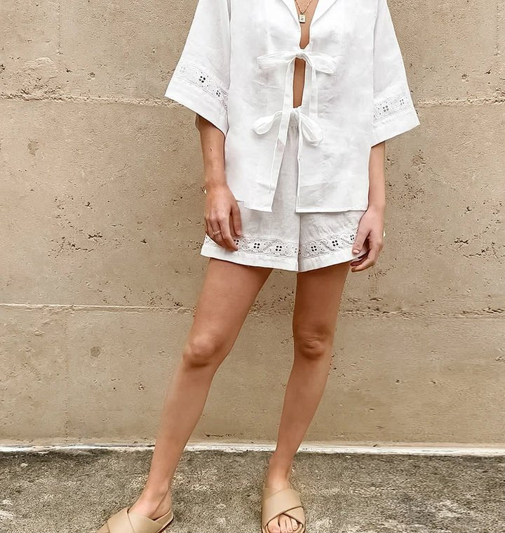 Completo Bianca in cotone a due pezzi con lacci