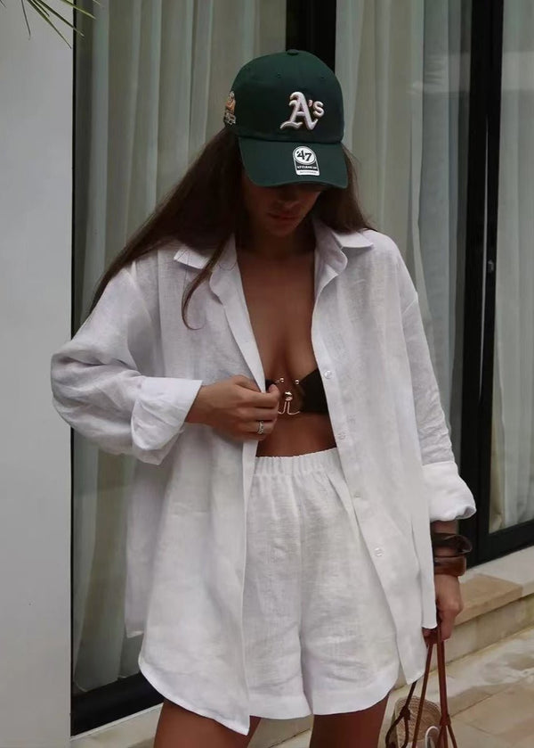 Completo Camille in cotone bianco con camicia e shorts