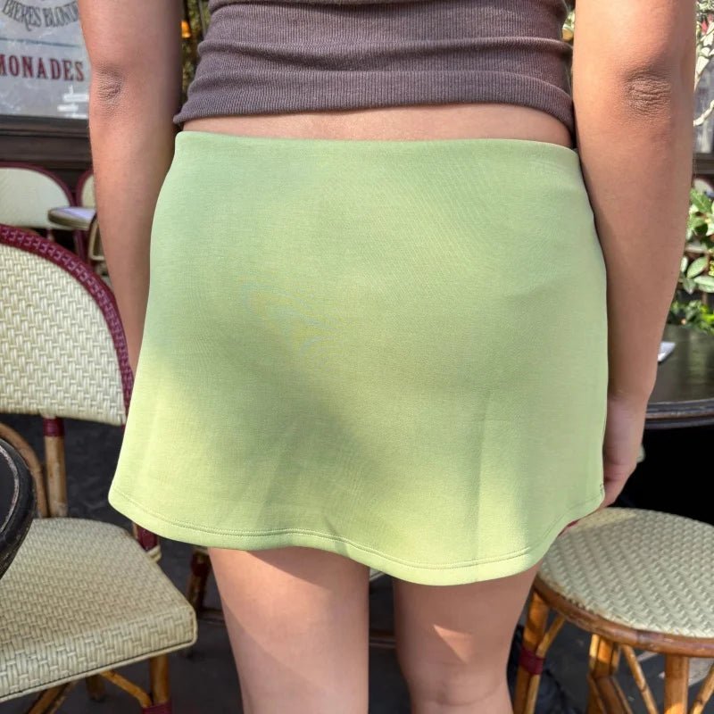 Carmen - Minigonna-pantaloncino aderente a vita bassa