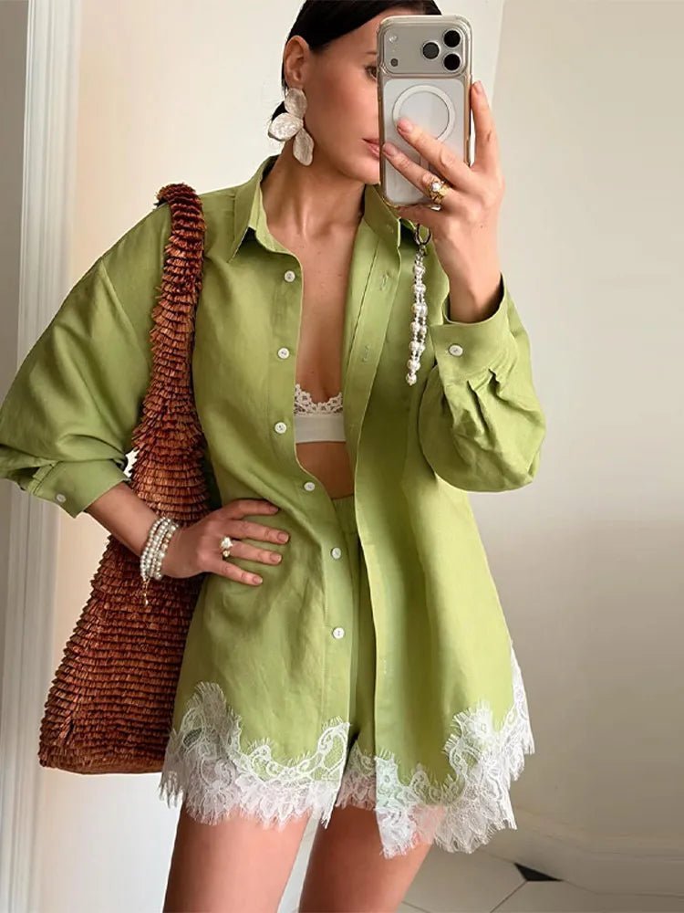 Completo da spiaggia Celeste con camicia in pizzo patchwork