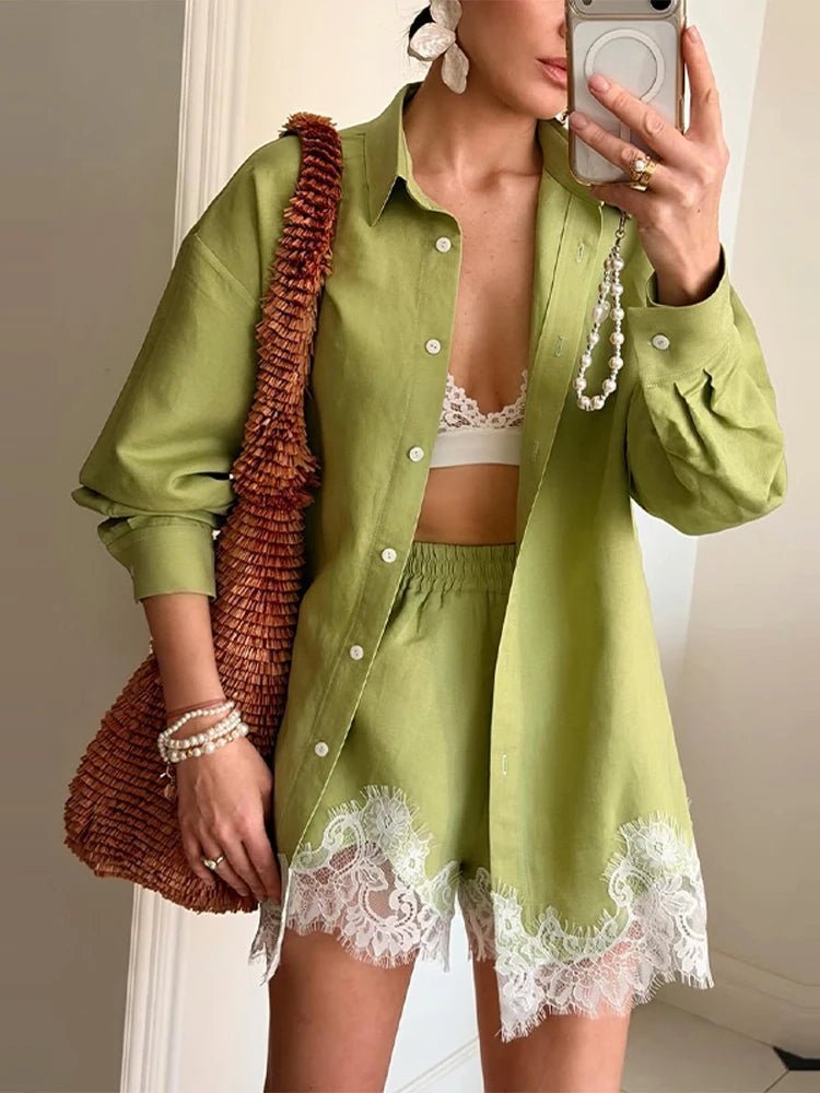 Completo da spiaggia Celeste con camicia in pizzo patchwork