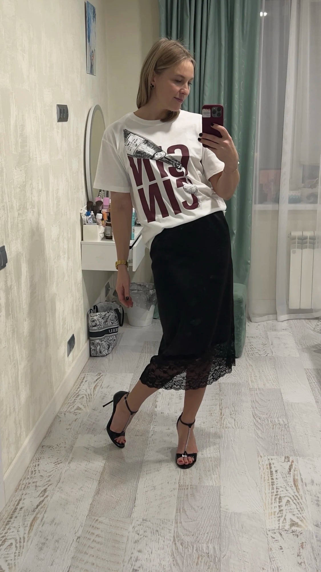 Gonna lunga in raso Cheska con bordo in pizzo e spacco