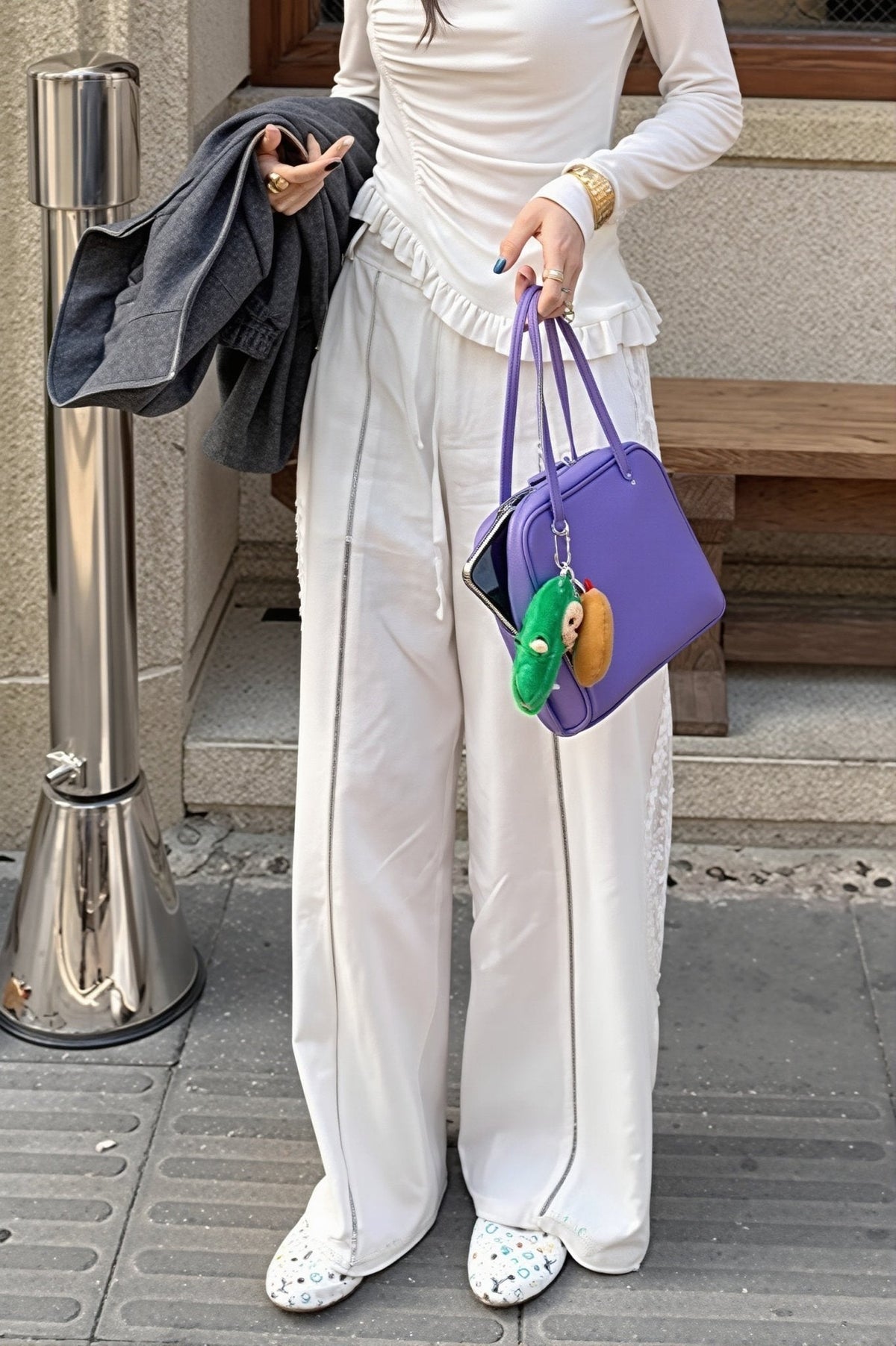 Pantaloni dritti Clara in lino con inserti in pizzo