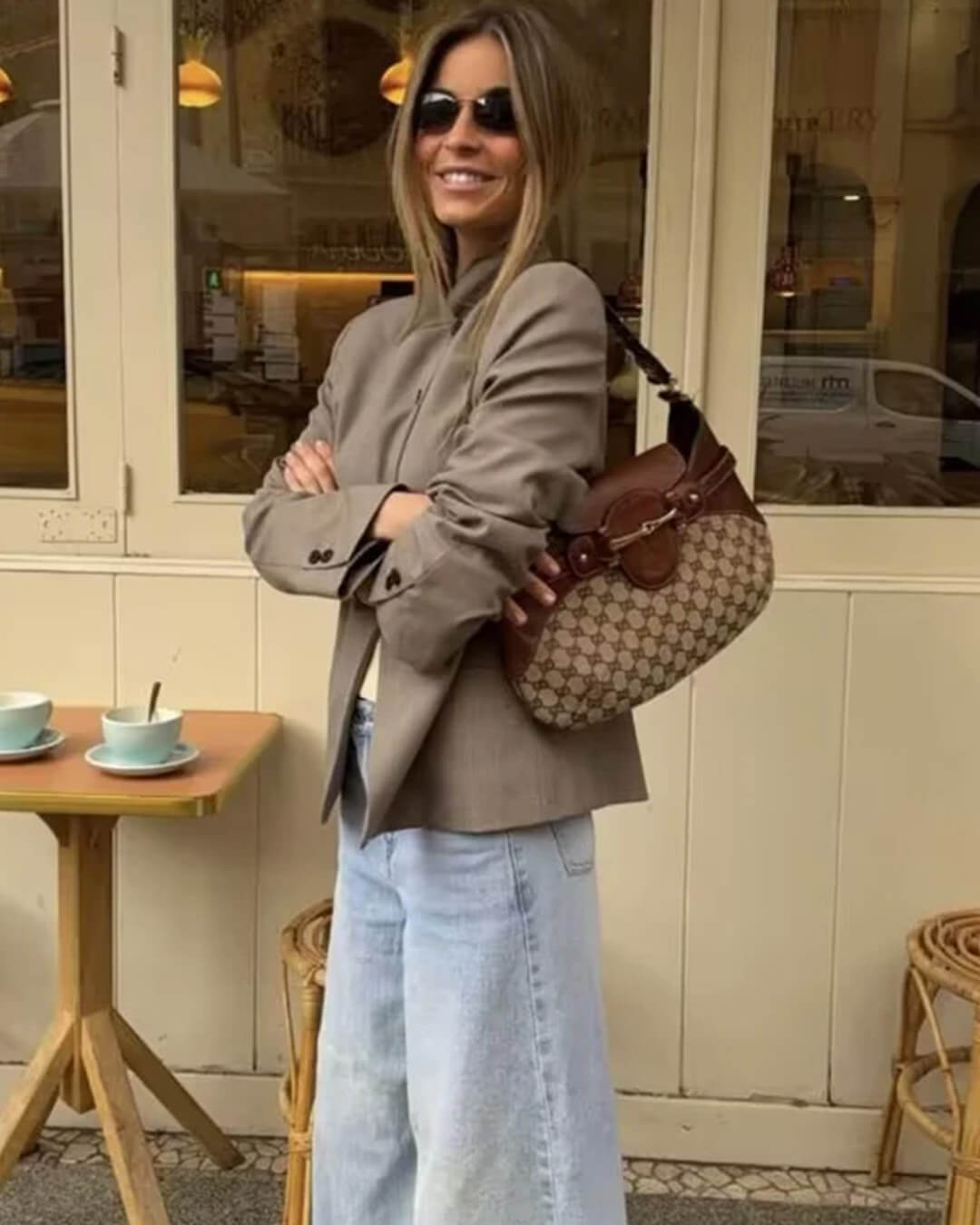 Blazer Cleo con collo alto e chiusura con bottoni