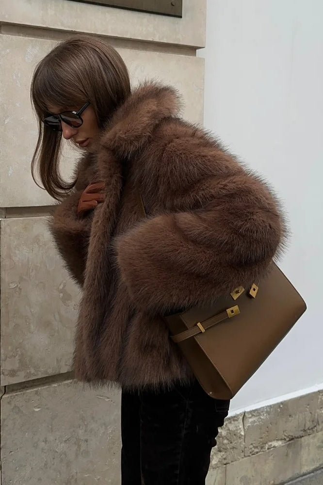 Cappotto corto in pelliccia sintetica Colette
