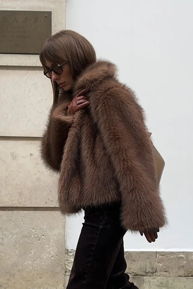 Cappotto corto in pelliccia sintetica Colette