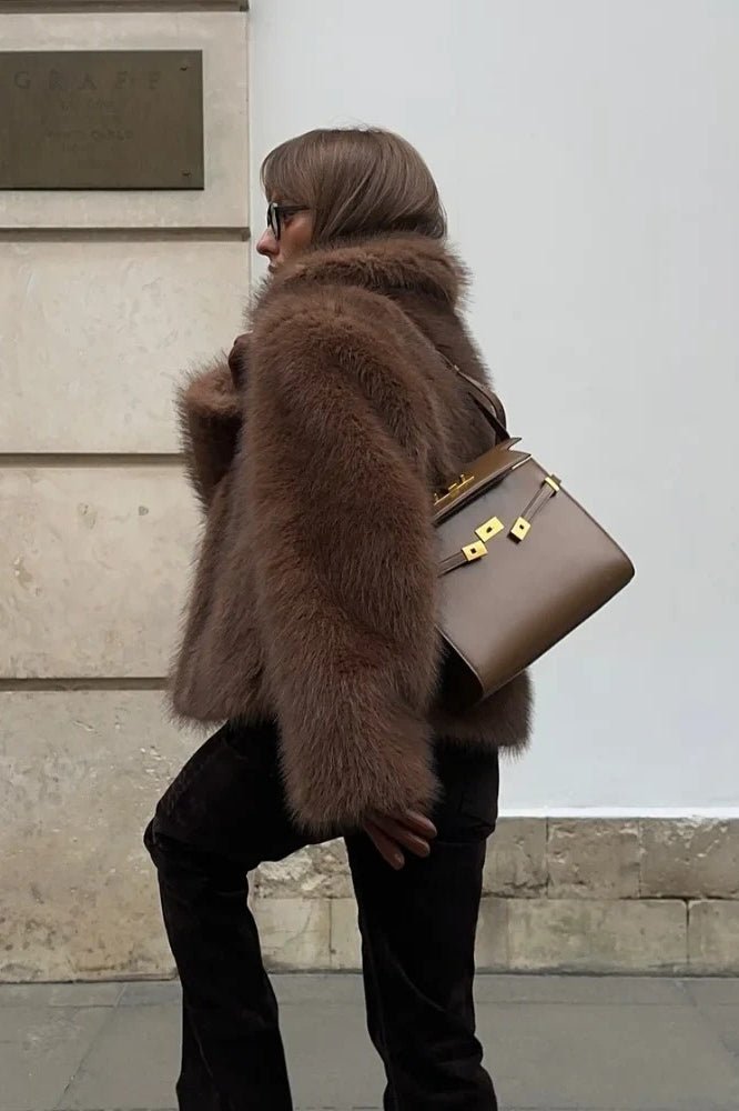 Cappotto corto in pelliccia sintetica Colette