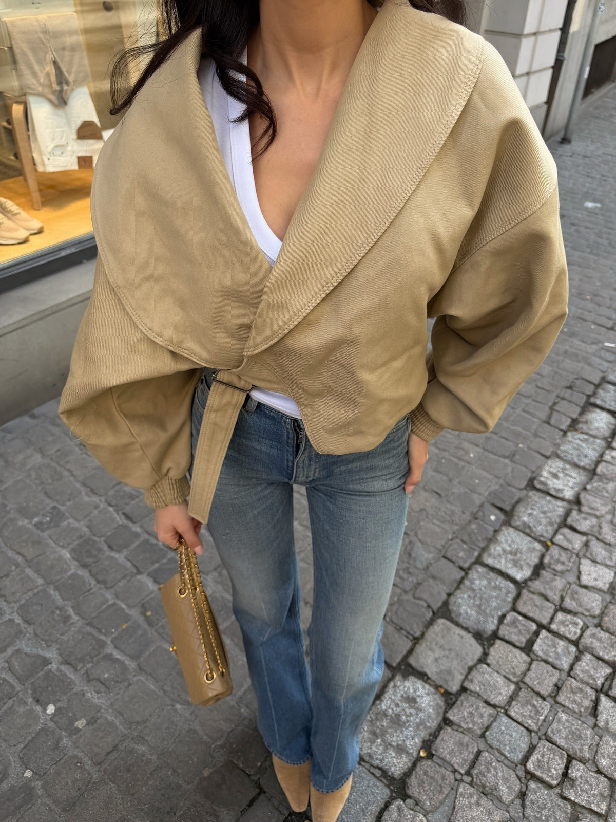 Cappotto con revers e fascia elastica in vita Courtney