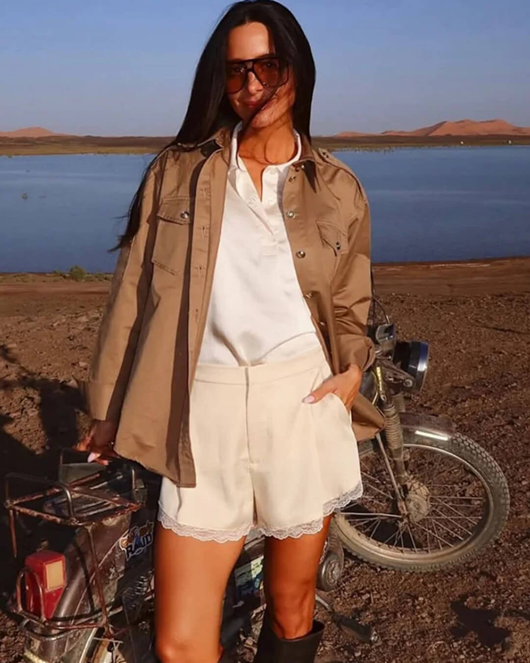Mini shorts in raso a vita alta Davina