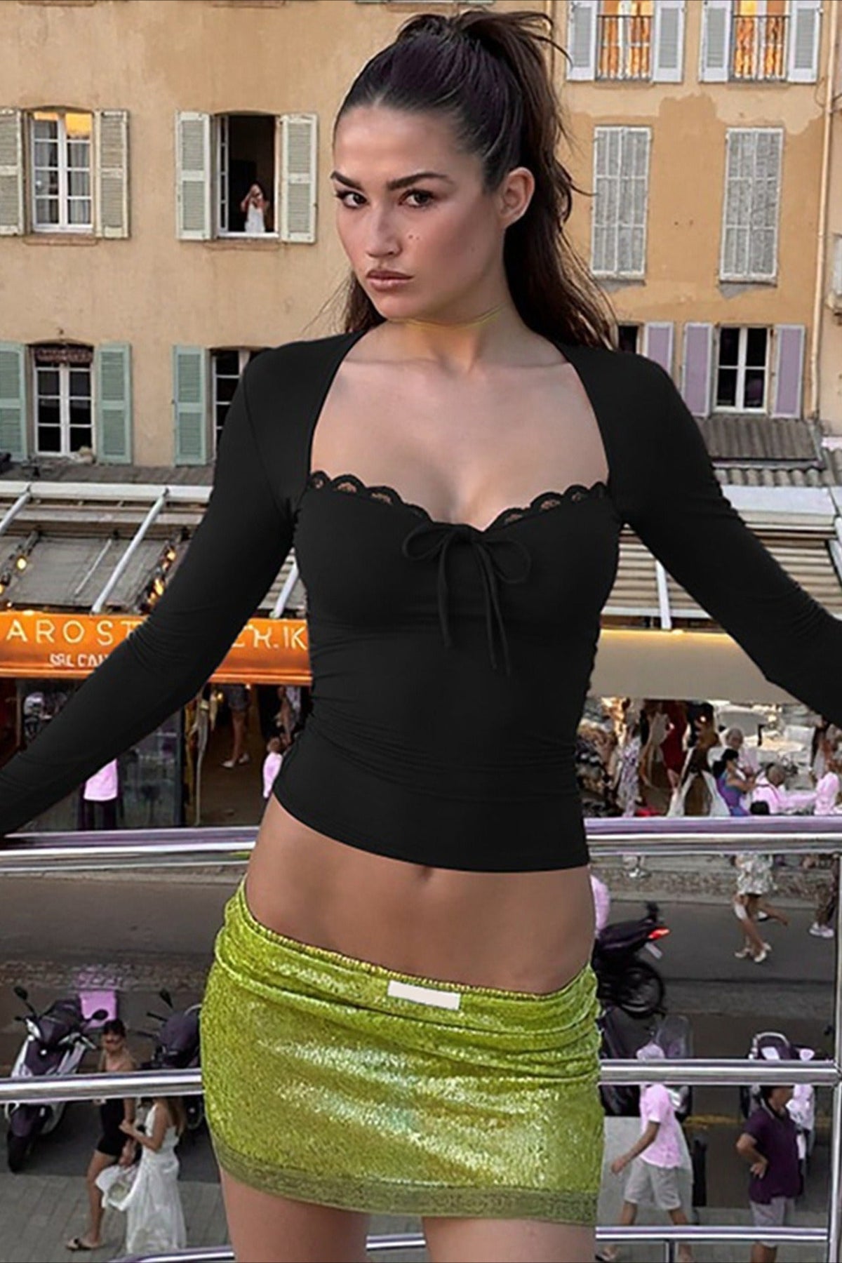 Top Dayanara a maniche lunghe e vestibilità slim