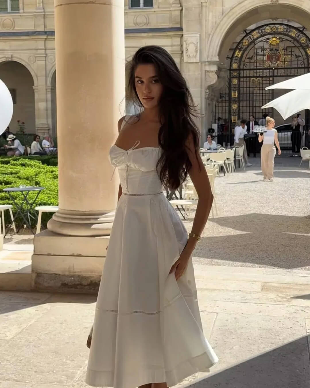 Abito midi Dina senza maniche con scollo a cuore