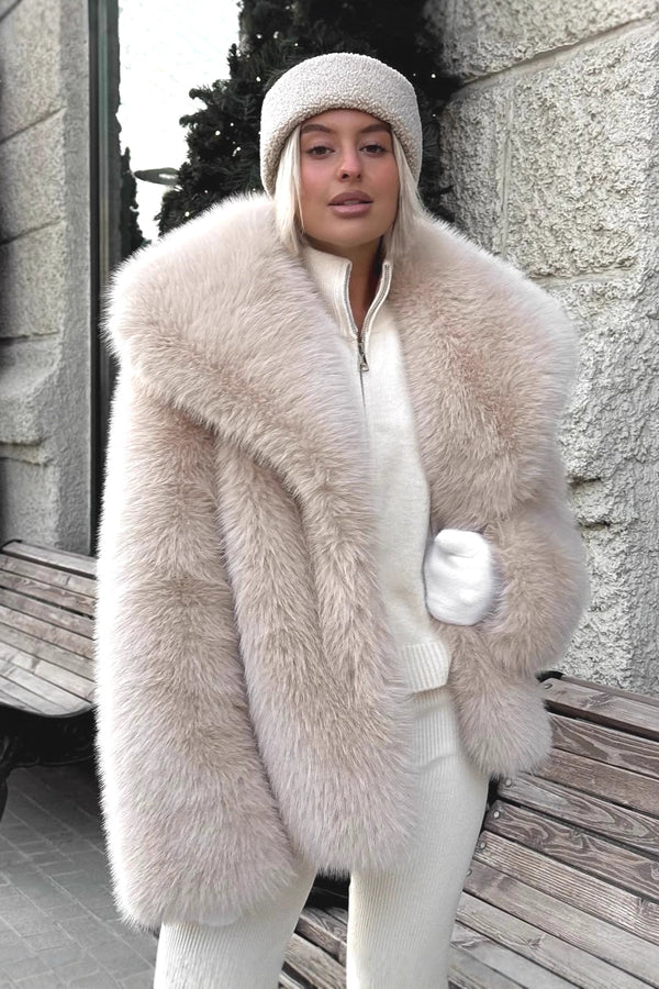 Cappotto in ecopelliccia Emilie con colletto imbottito