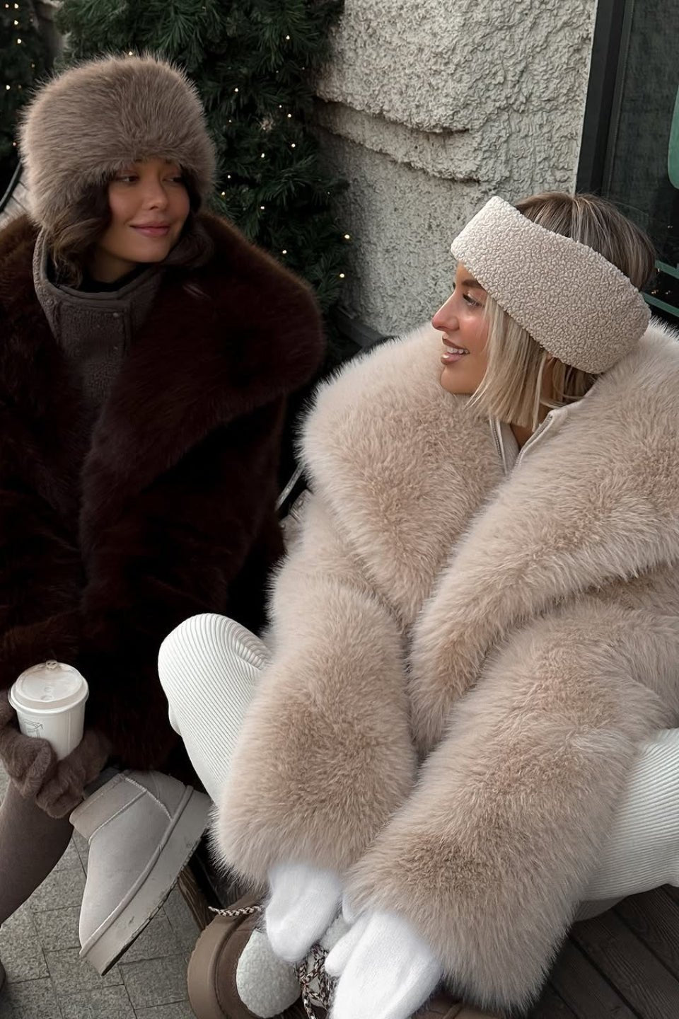 Cappotto in ecopelliccia Emilie con colletto imbottito