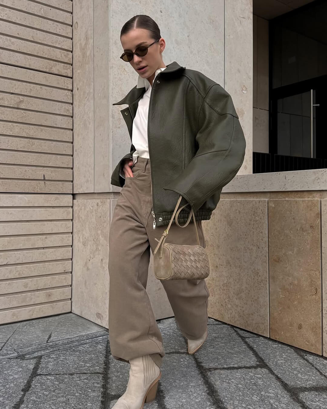 Borsa intrecciata in pelle scamosciata Eva