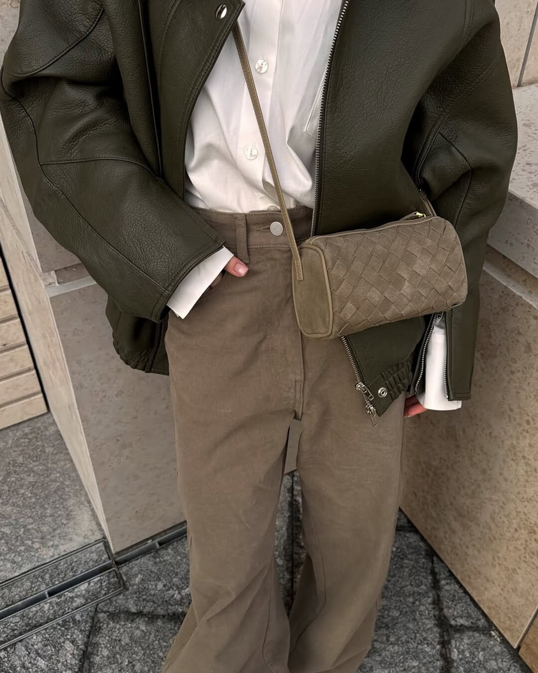 Borsa intrecciata in pelle scamosciata Eva
