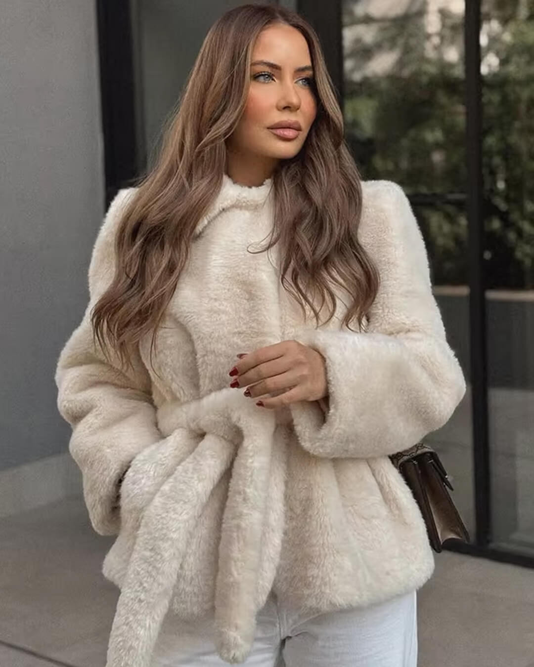 Cappotto Farrah in pelliccia sintetica con cintura