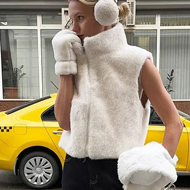 Gilet in peluche con collo alto Suvi