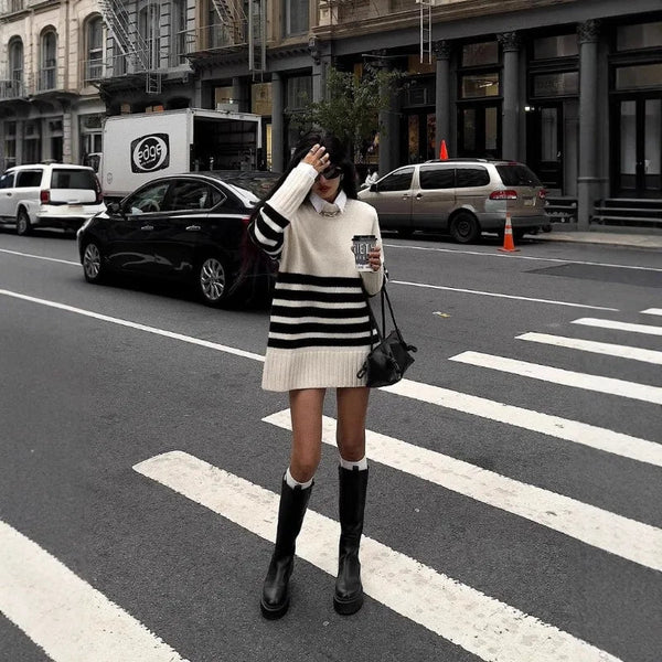 Flora Maglione oversize a collo alto e righe