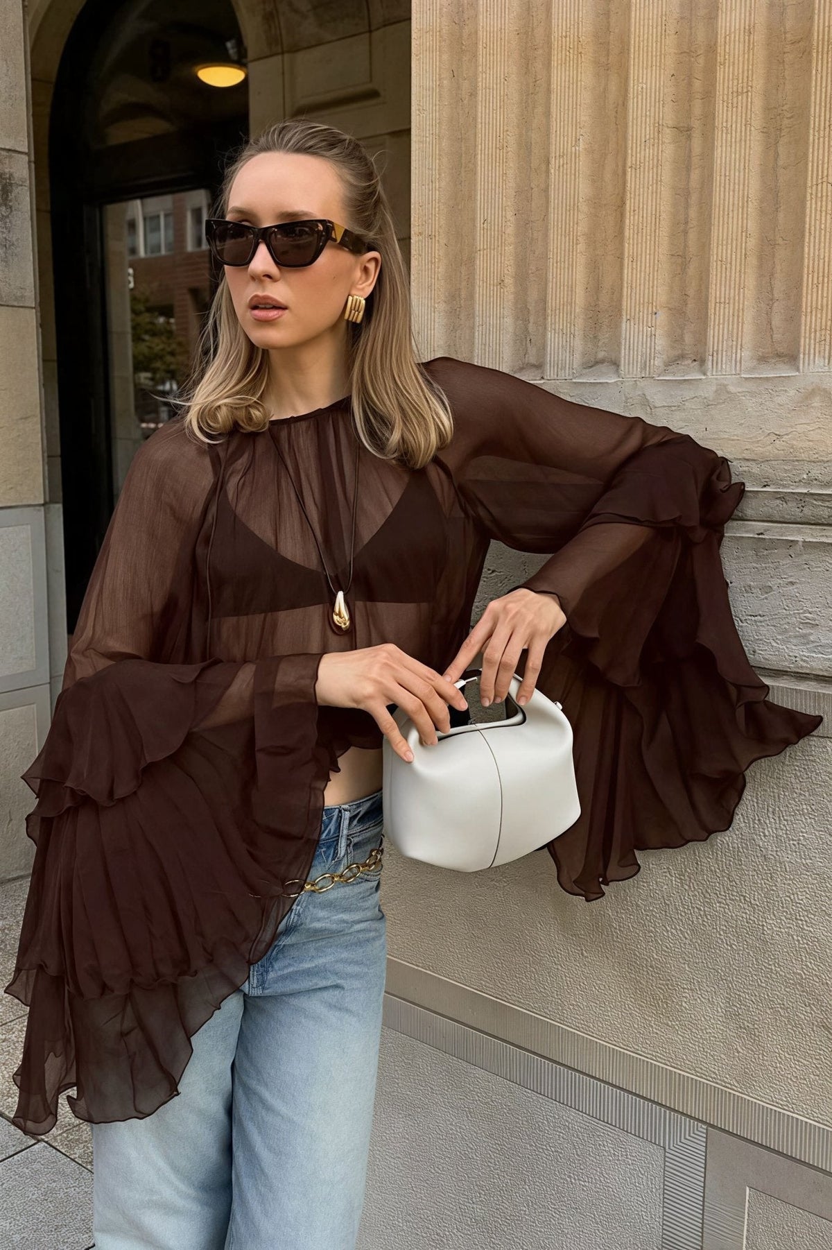 Camicia in chiffon Greta con maniche a campana e volant