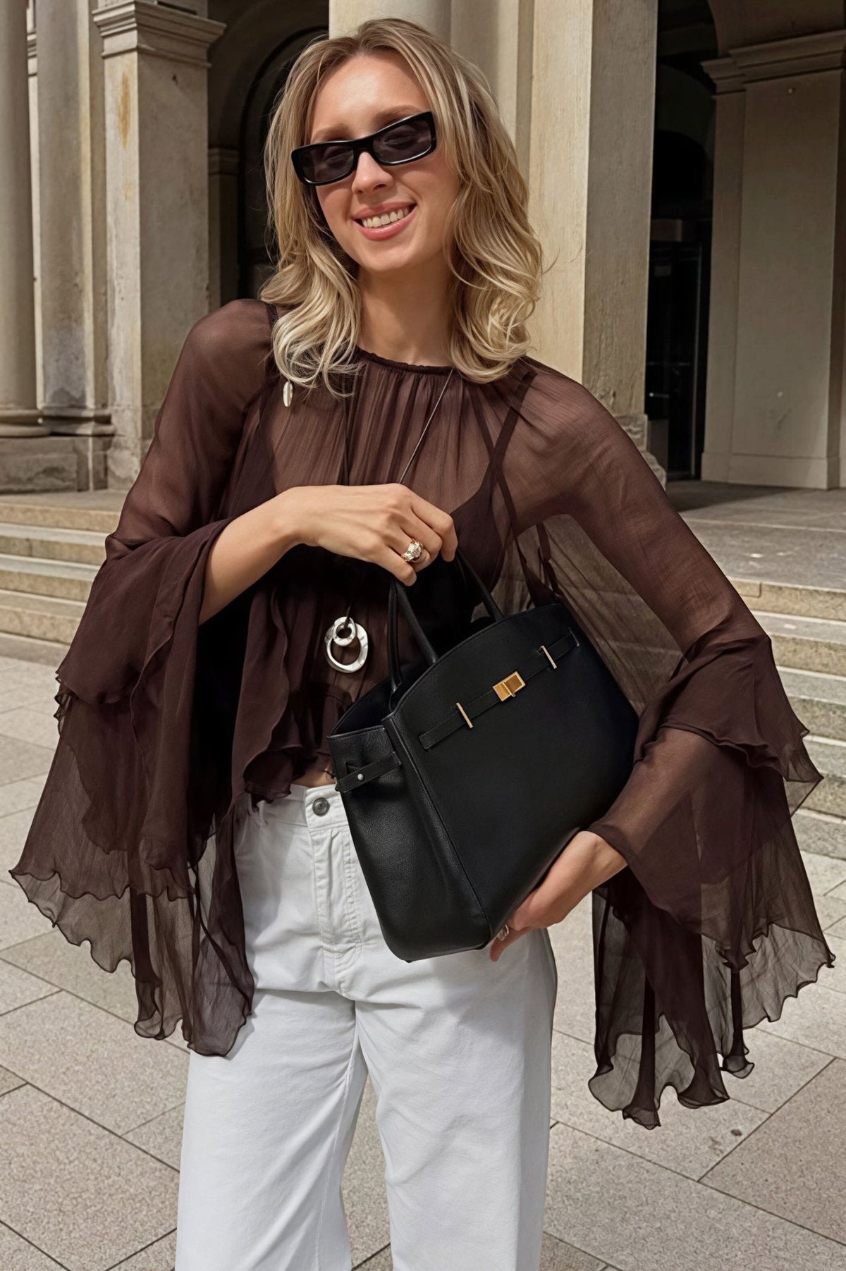 Camicia in chiffon Greta con maniche a campana e volant