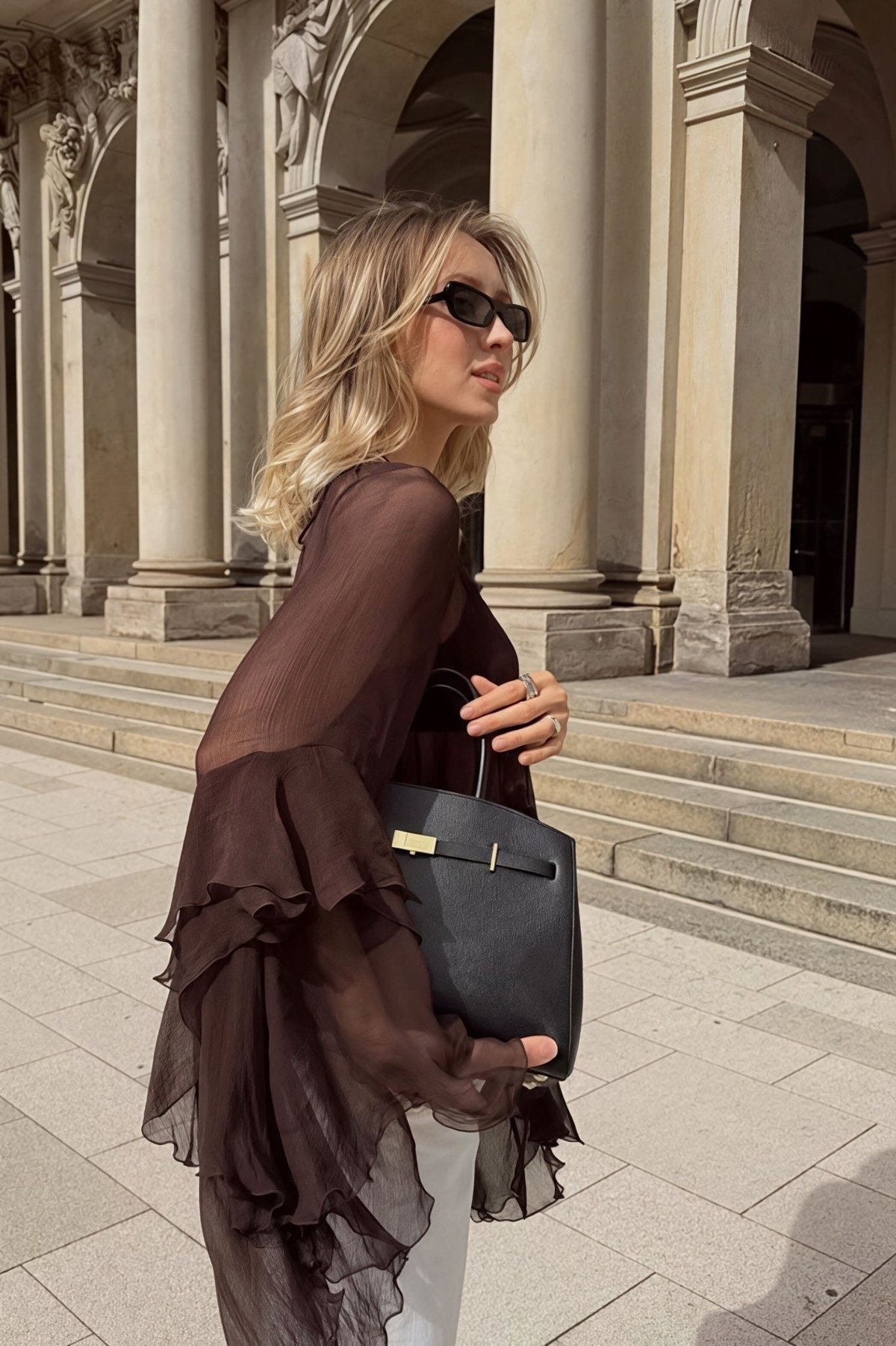 Camicia in chiffon Greta con maniche a campana e volant