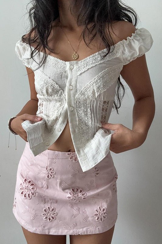 Camicia in pizzo Hannah con bottoni sul davanti e maniche a sbuffo