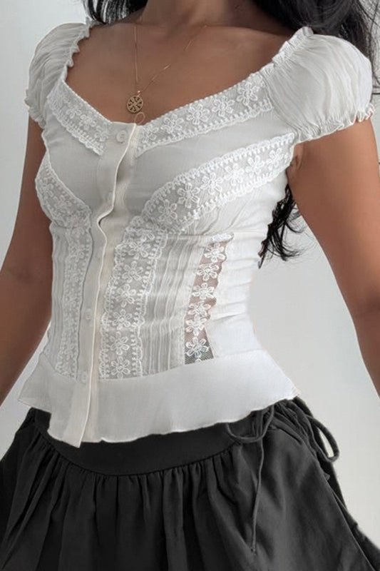 Camicia in pizzo Hannah con bottoni sul davanti e maniche a sbuffo