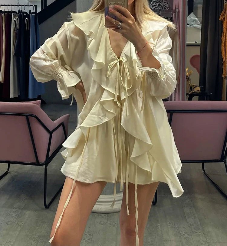 Set Hannah con top annodato e volant e shorts
