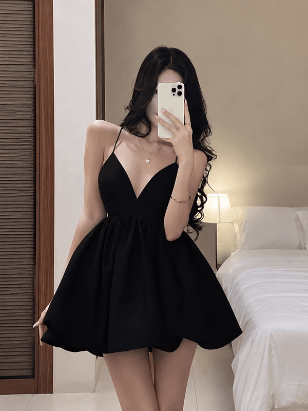 Minidress a strati con scollo a V Isabella