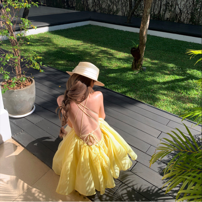 Minidress a strati con scollo a V Isabella