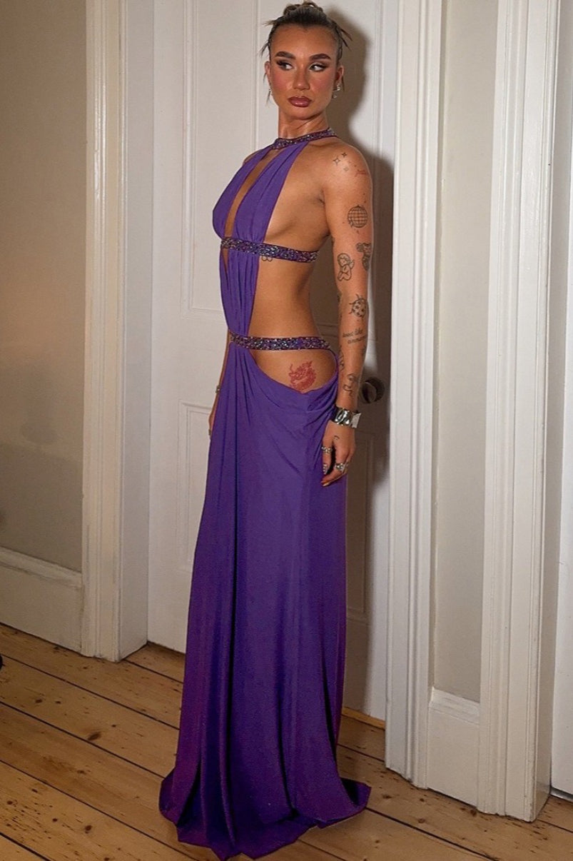 Abito lungo Isolde con arricciature e cut-out
