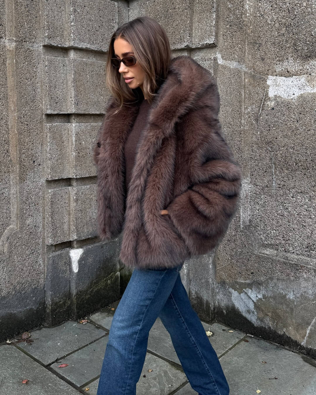 Cappotto corto con cappuccio in pelliccia sintetica Ivy