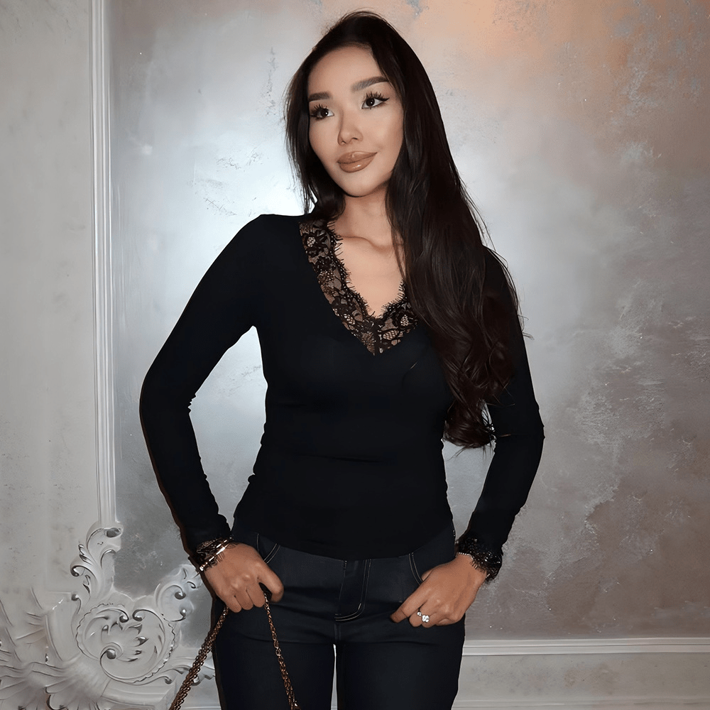 Top aderente con scollo a V in pizzo Jaiden