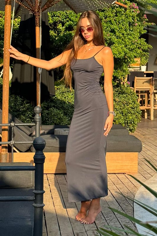 Maxi abito Janet con scollo a V e spalline