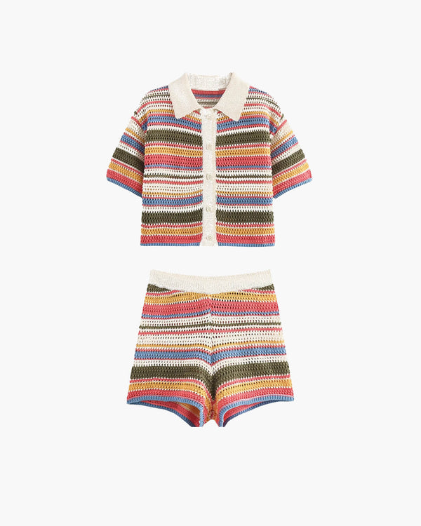 Completo con maglione corto all’uncinetto e shorts Jasmin