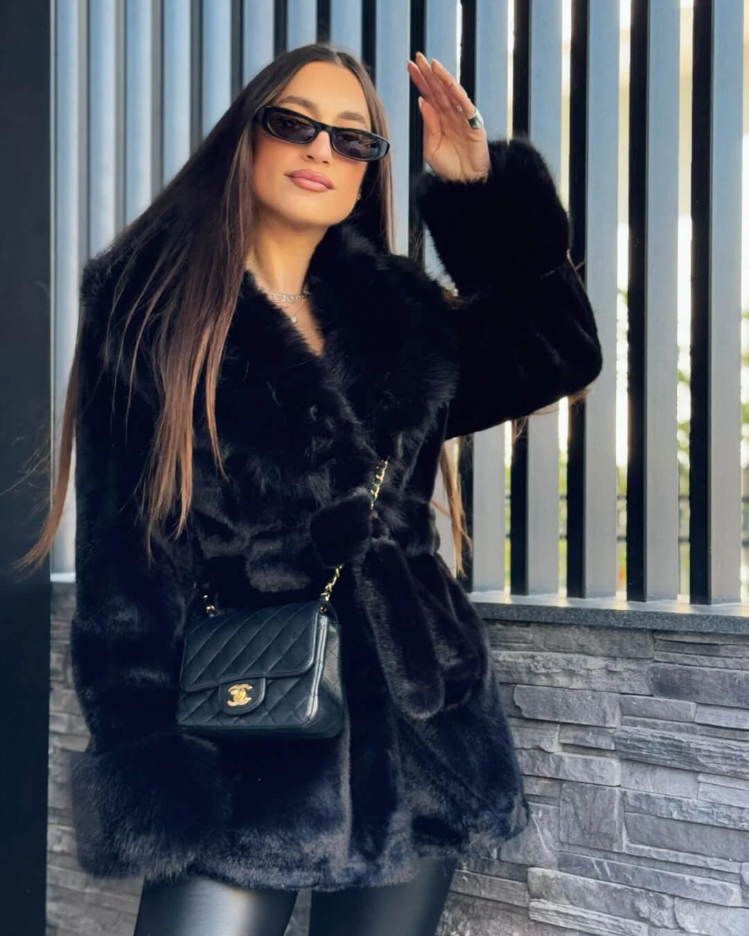 Cappotto con bordo in ecopelliccia Jessa