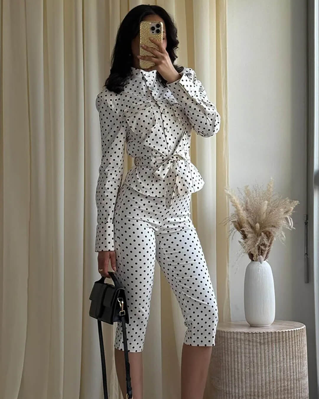 Completo di pantaloni Jia a pois e vita alta
