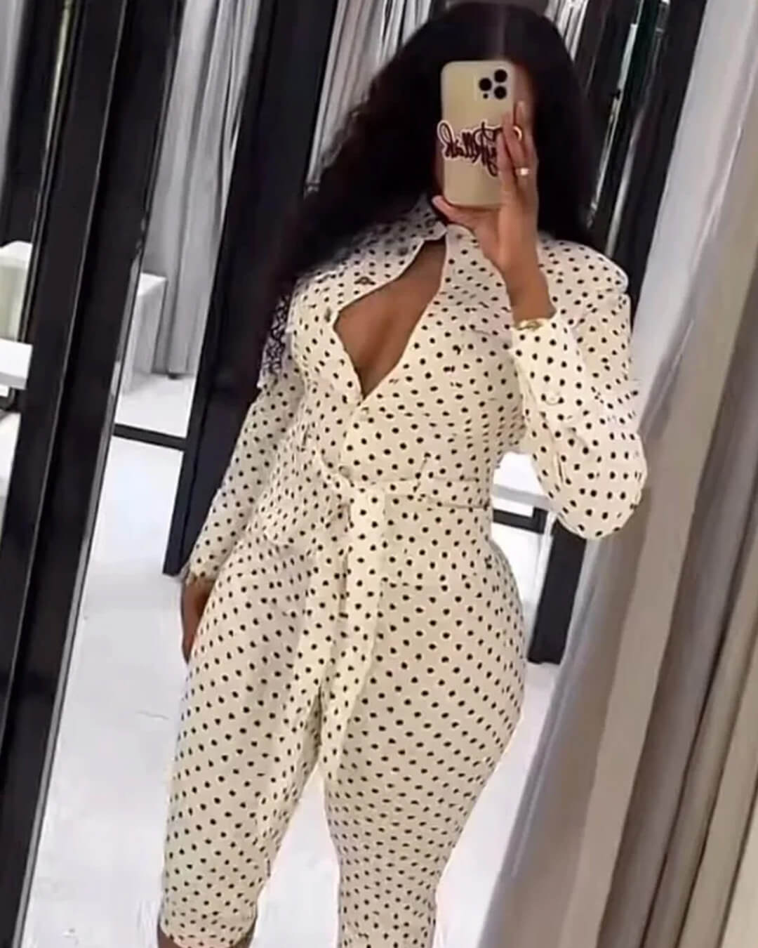 Completo di pantaloni Jia a pois e vita alta