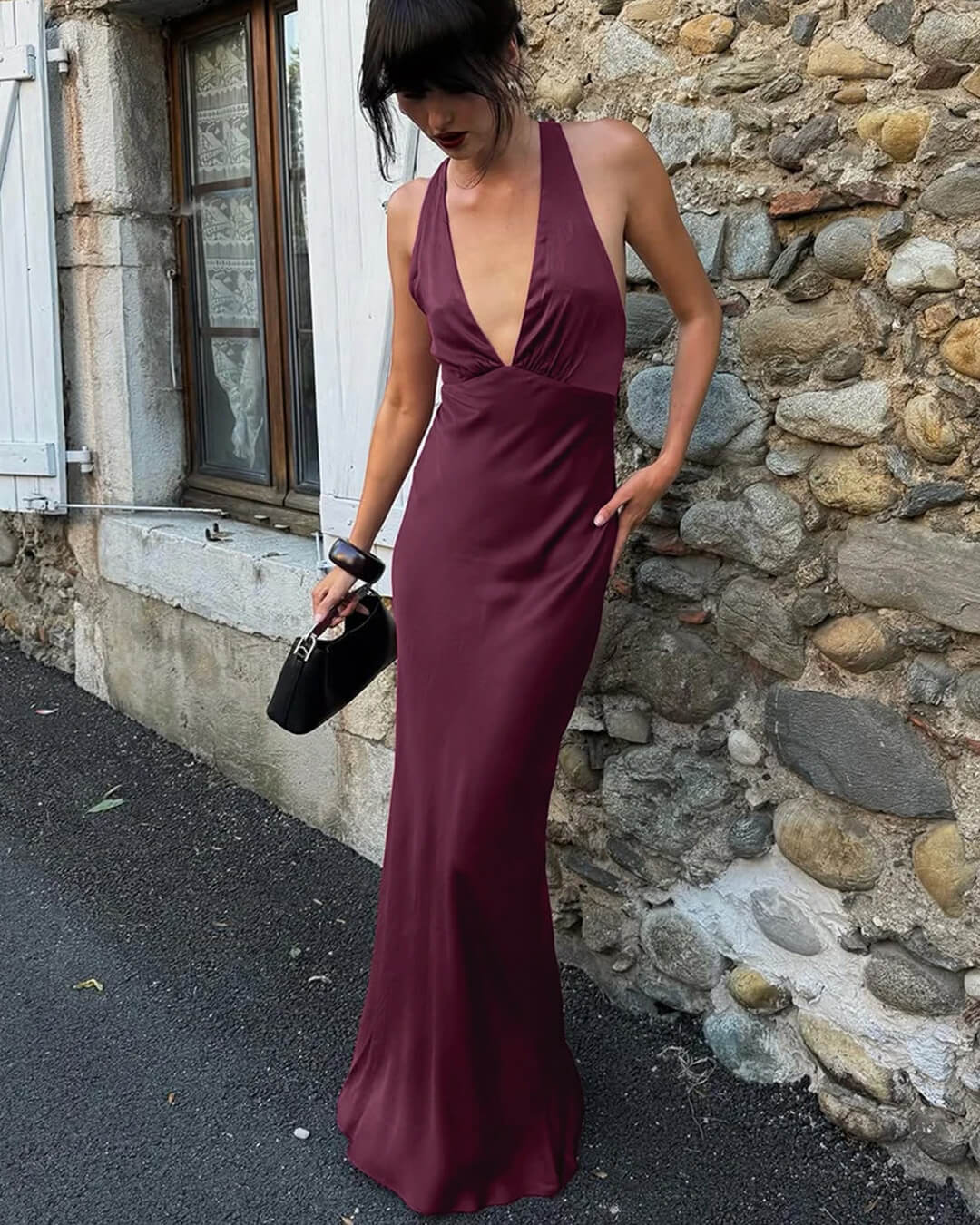 Abito lungo in raso rosso vino con scollo all'americana Joyce