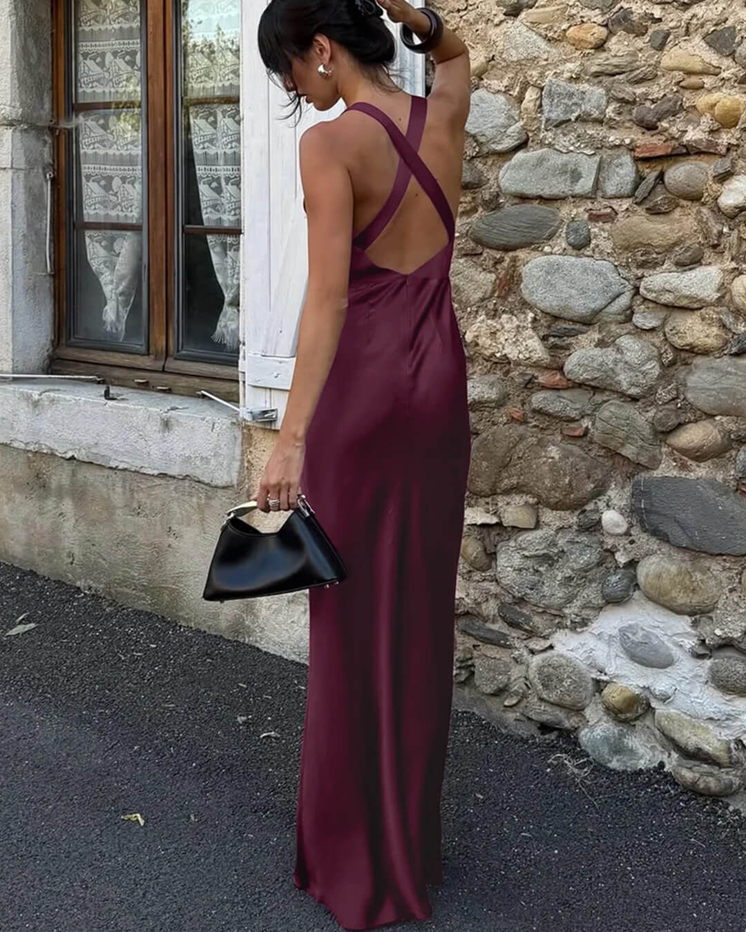 Abito lungo in raso rosso vino con scollo all'americana Joyce