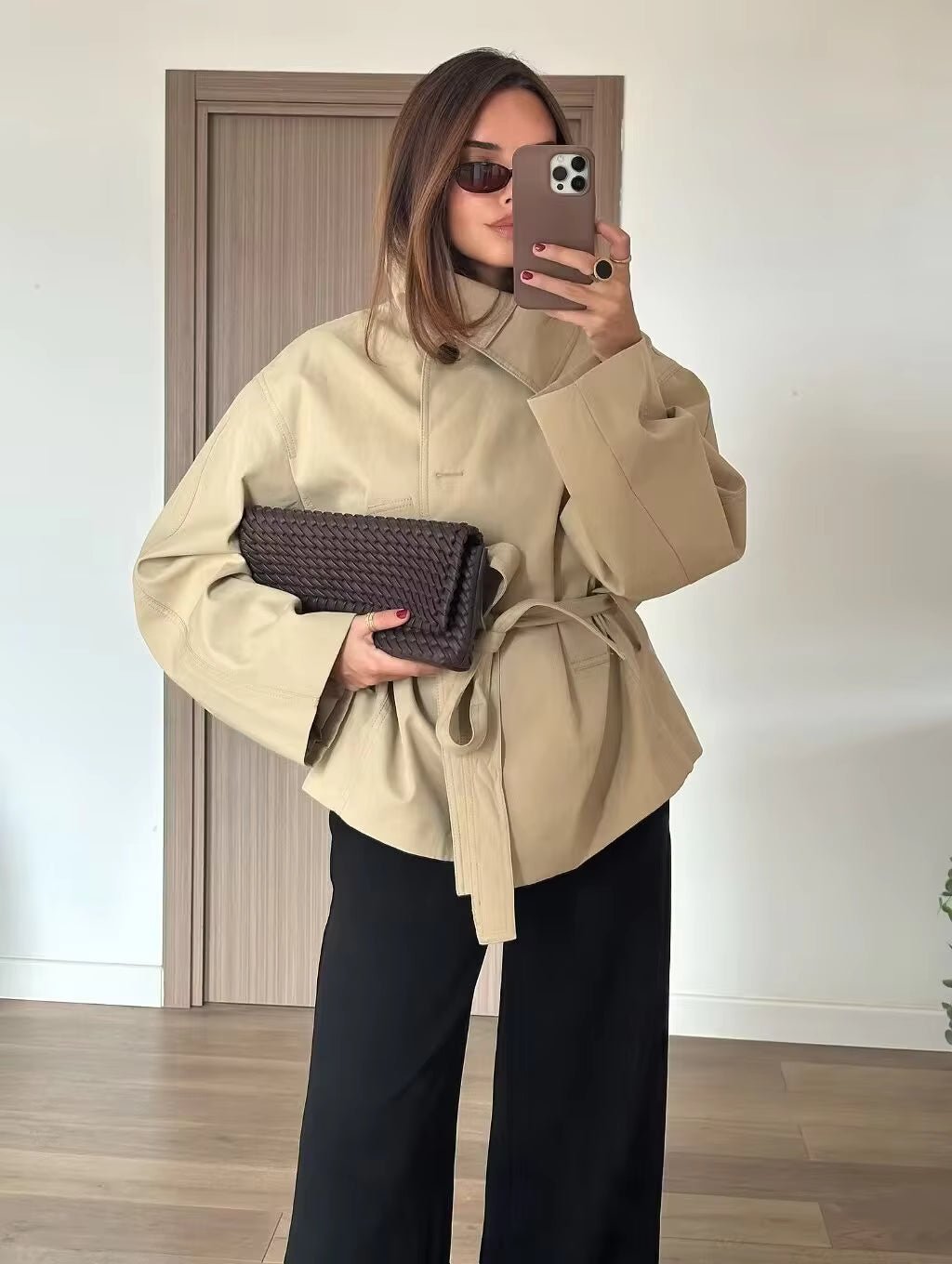 Trench asimmetrico con cintura Julie