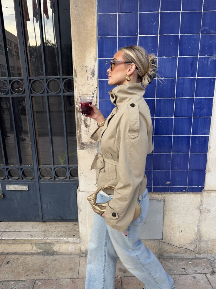 Trench corto con colletto rialzato Kara