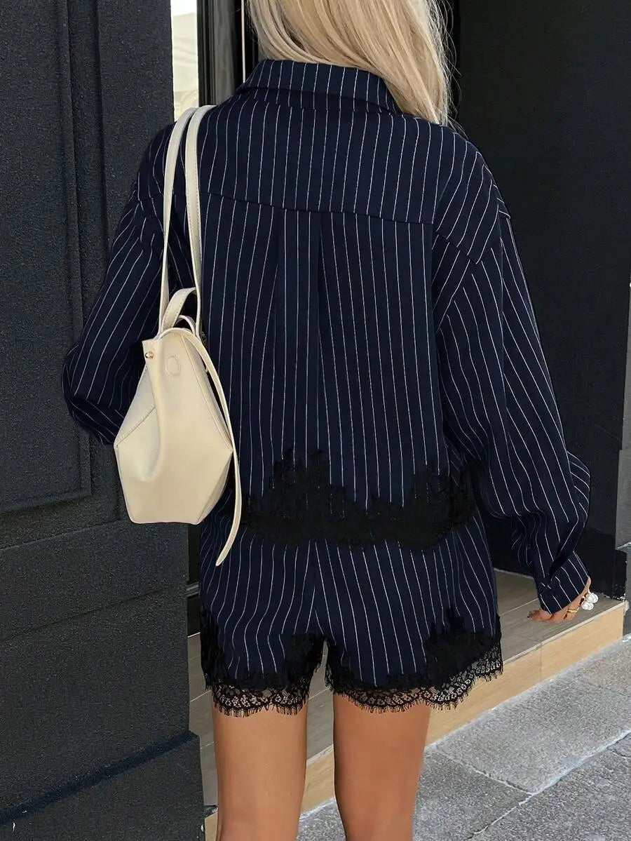 Completo di pantaloncini gessati con orlo rifinito in pizzo Kate