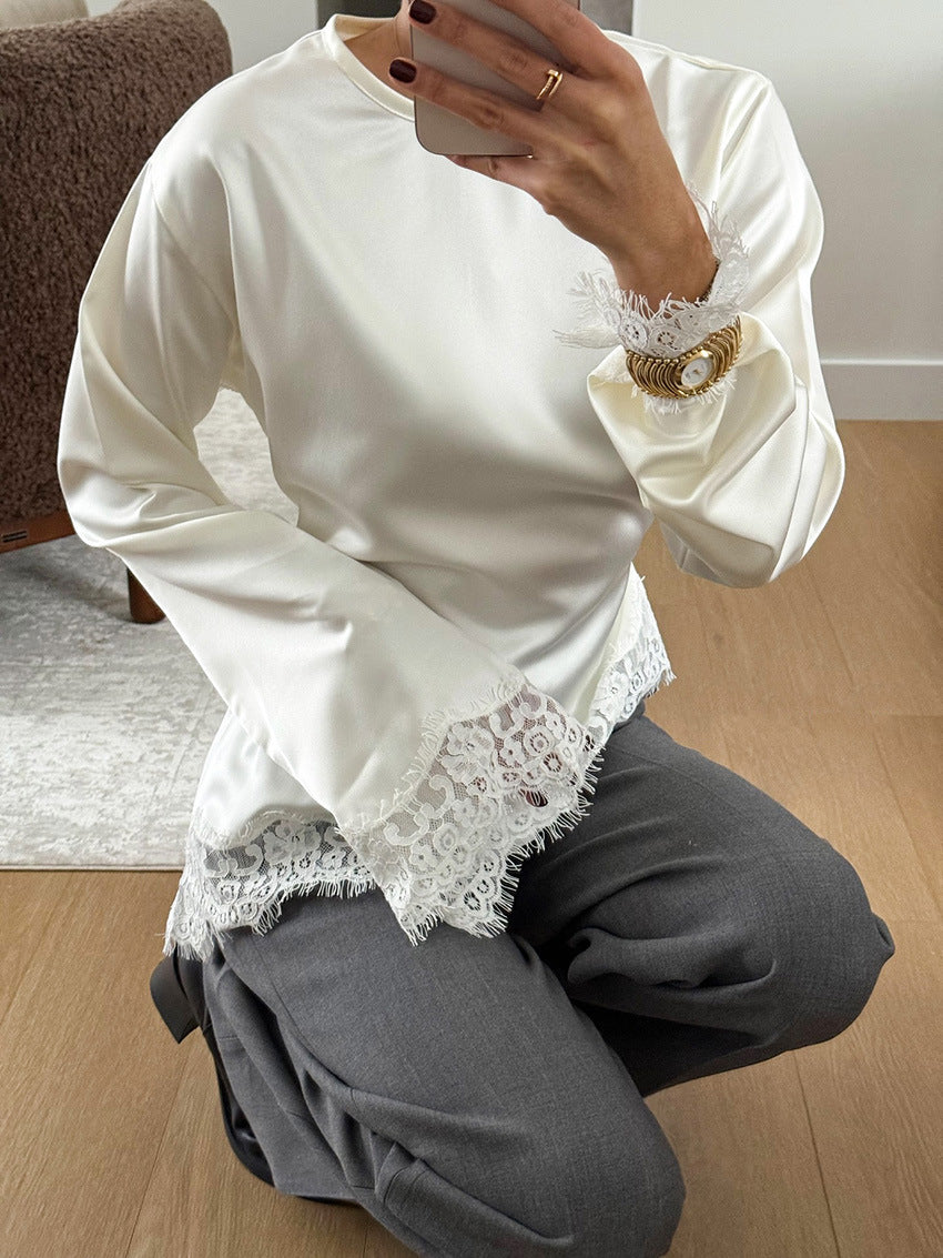 Top satinato con bordi in pizzo Bettina