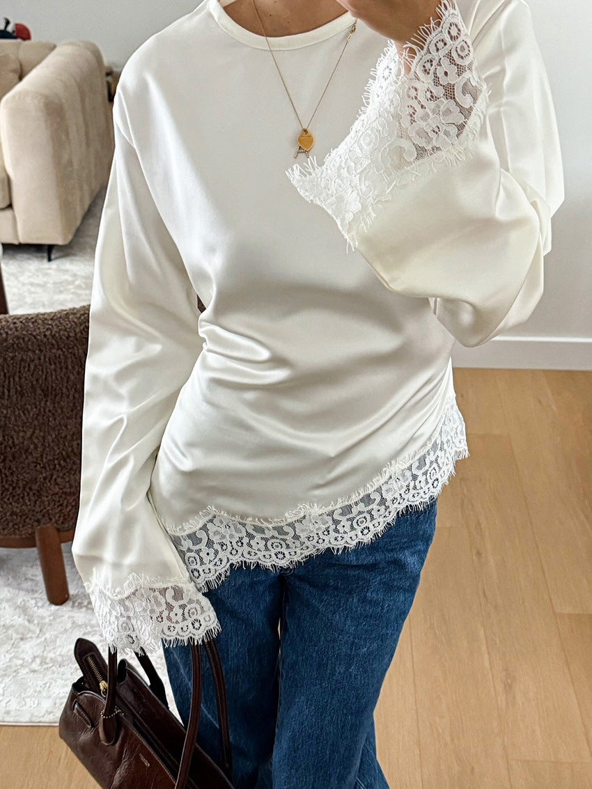 Top satinato con bordi in pizzo Bettina