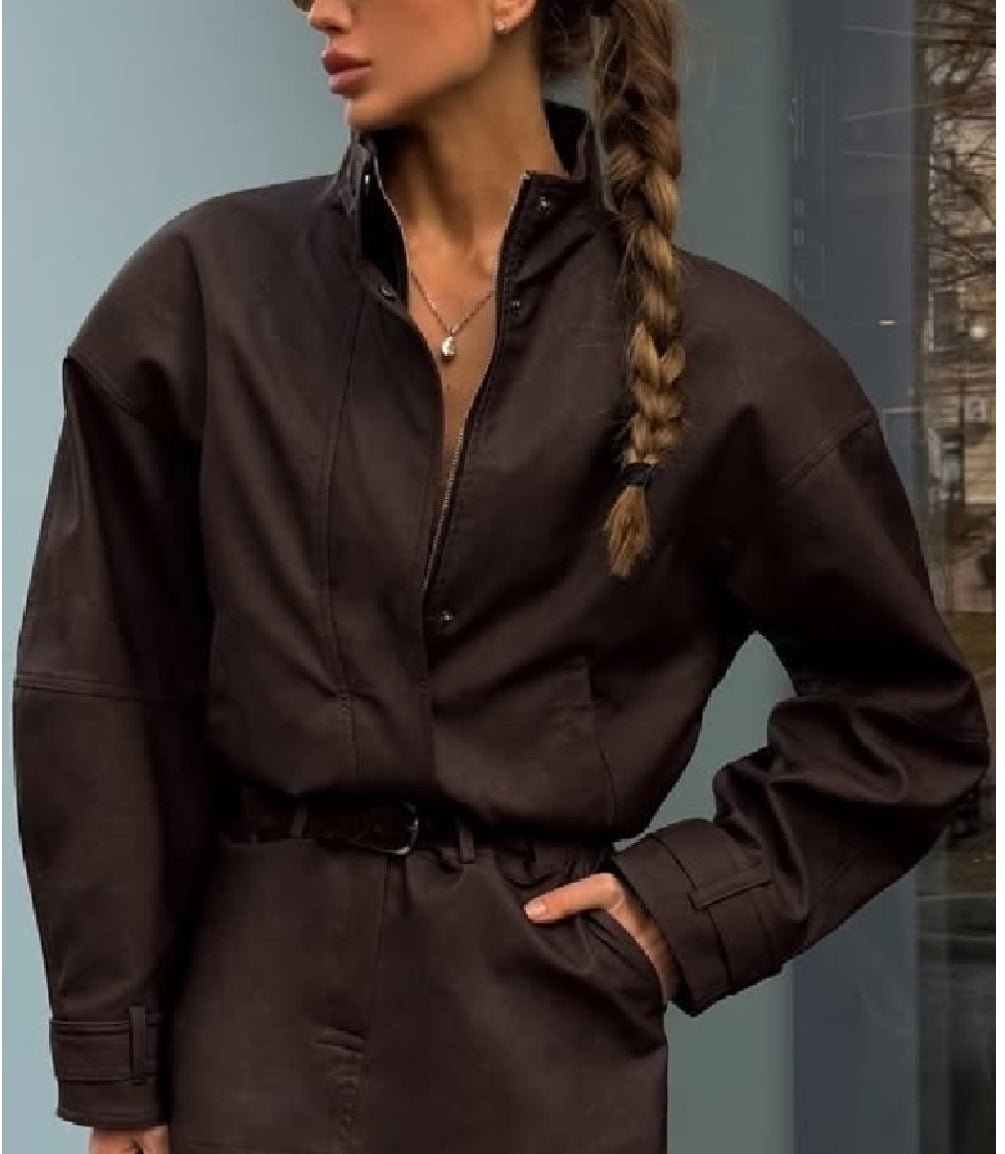 Completo Lara con cappotto corto in suede e minigonna